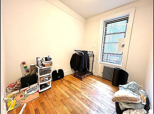 2nd image of 430 E 11th St APT 2