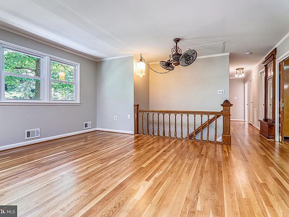 5th image of 6811 Winter Ln