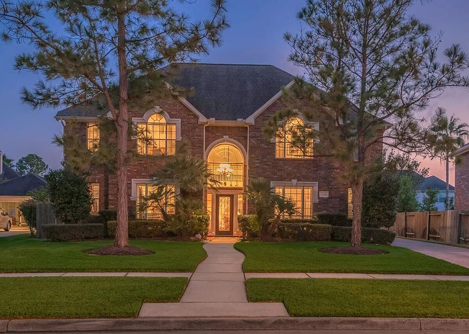 1st image of 2922 Fallscreek Ct