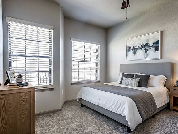 5th image of 2120 Stephens Pl APT 116