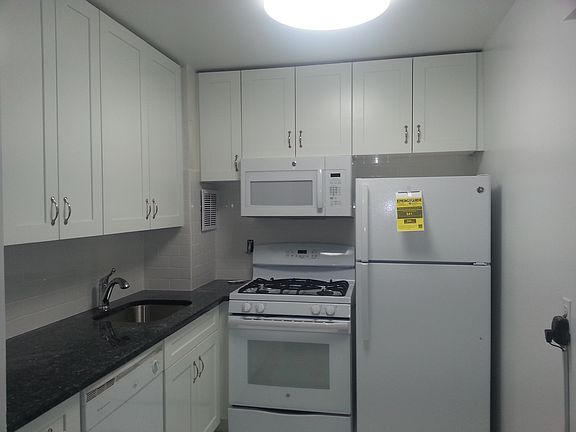 2nd image of 740 E Broadway APT 2L