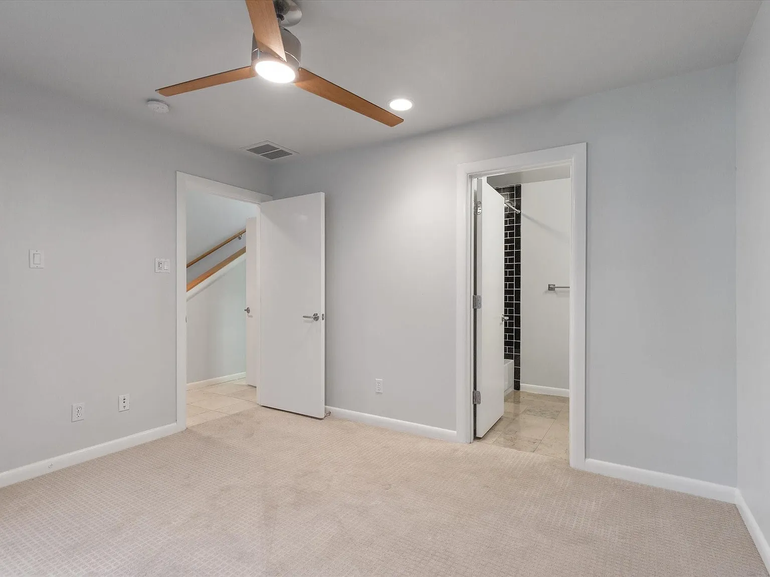 2 bed, 2.5 bath, 2098 sqft, $4,000 — Photo 4