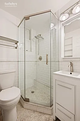 Bathroom, photo 1