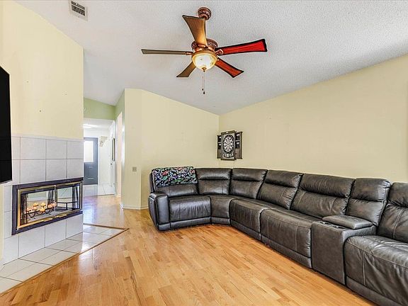 3rd image of 2583 Yarmouth Ln