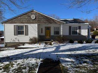 2108 Edgehill Cir, Johnson City, TN 37601