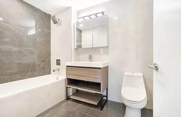 Rented by EXR | media 9