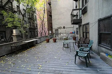 Rented by Mossanen Group