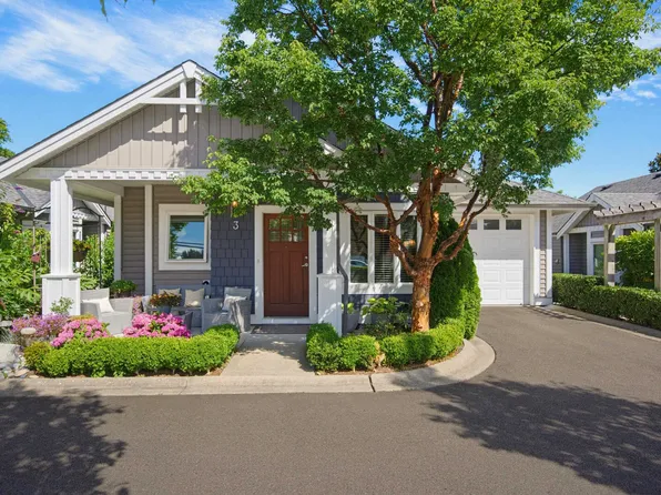1640 140th St #3, Surrey, BC V4A 0A7