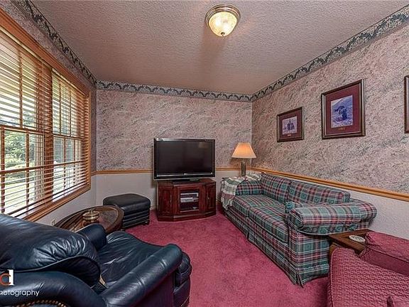 5th image of 34 Kilsyth Dr
