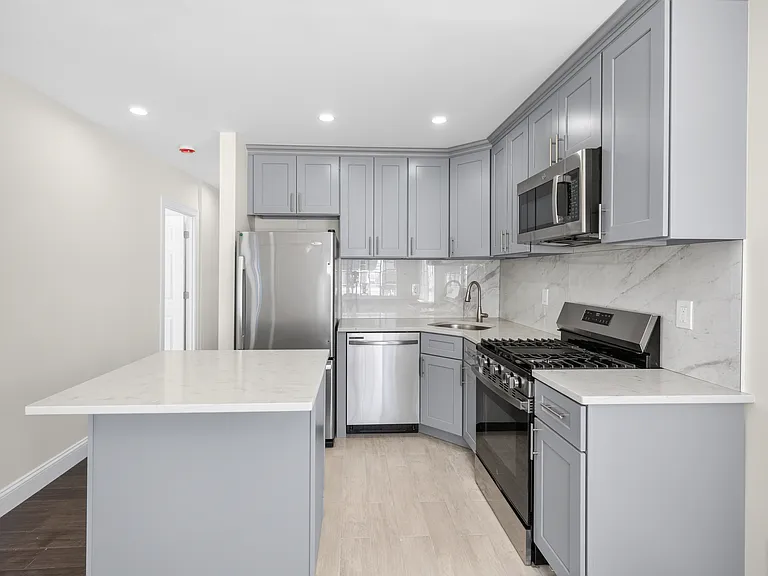88 Buffalo Ave #2 — Photo 8