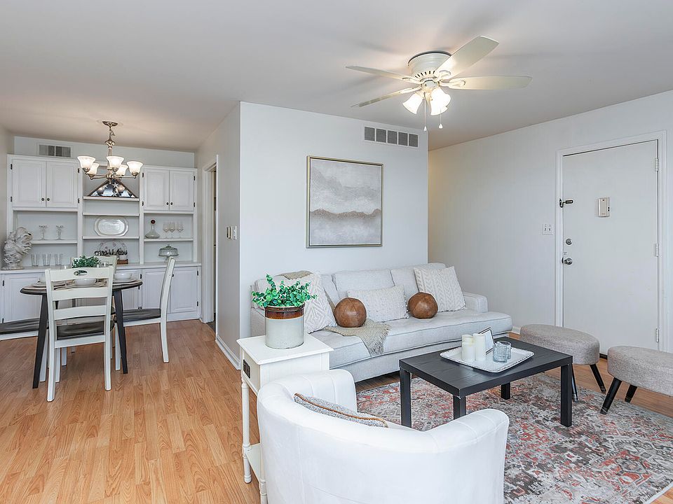1st image of 840 Malabu Dr APT 103