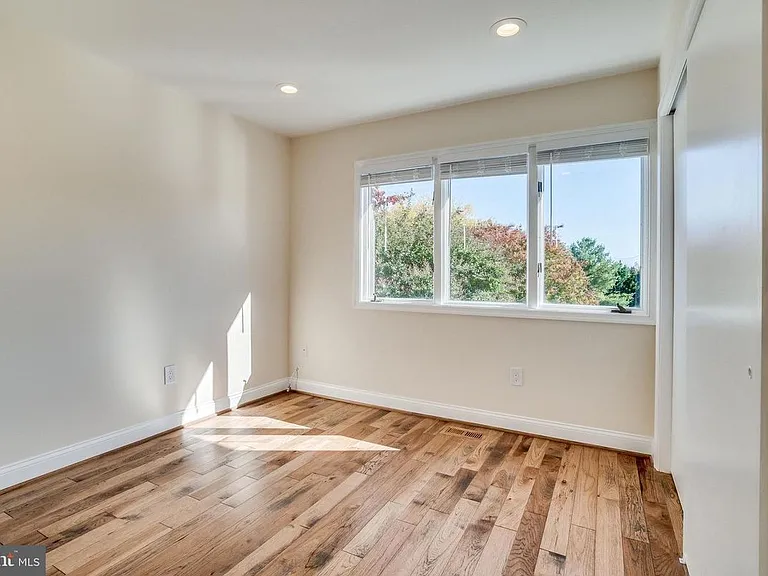6505 Gretna Green Way — Photo 24
