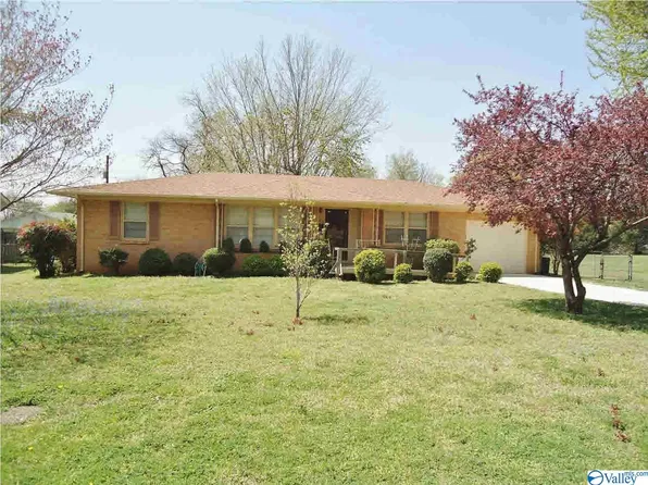 2113 Gladstone Dr NE, Huntsville, AL 35811