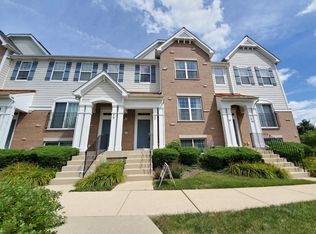 77 Arcadia Ln, Lake Zurich, IL 60047
