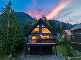 891 Hyak Dr E, Snoqualmie Pass, WA 98068