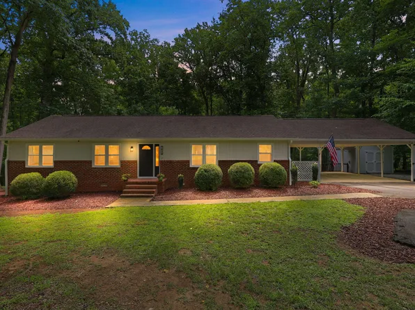 7614 S Fawnbrook Dr, Hillsborough, NC 27278