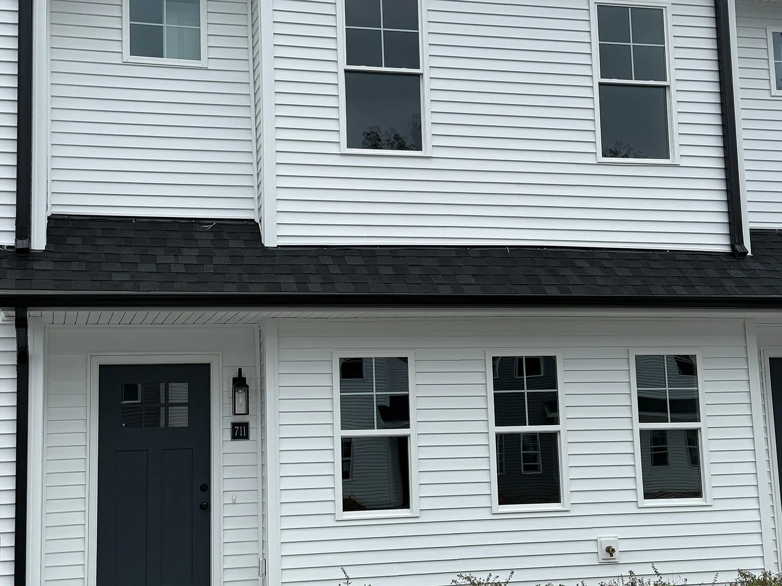 110 Aaron Pl - 711 — Photo 1