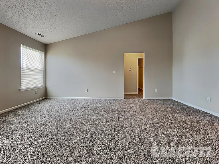 1602 Cold Spring Dr — Photo 3