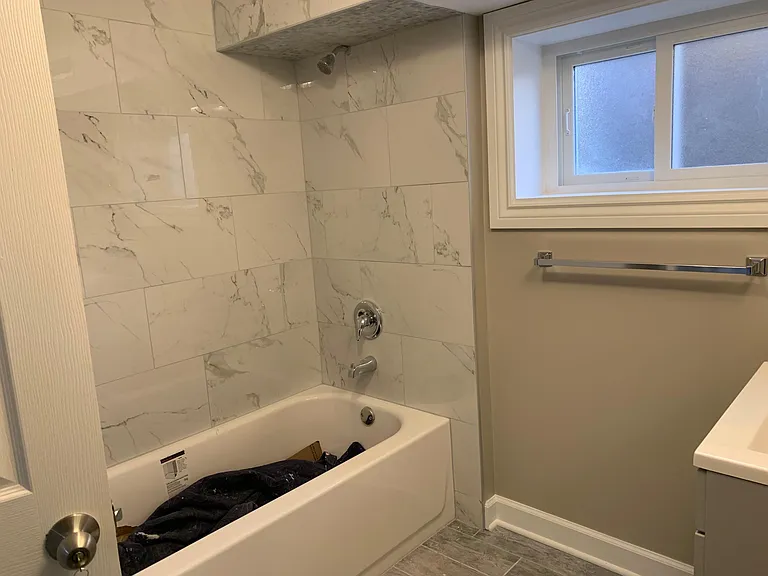 2834 W Berwyn Ave — Photo 10