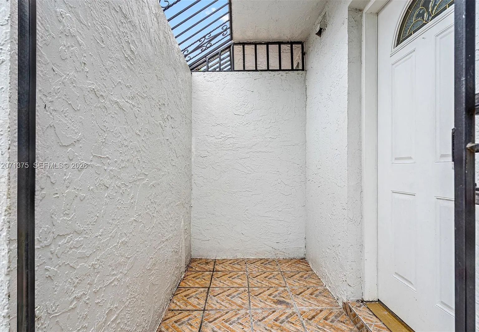 Laguna Condo — Photo 4