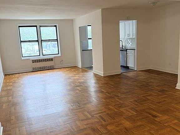 3rd image of 282 E 35th St APT 2P