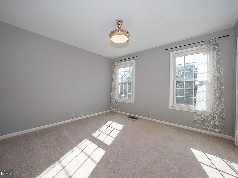 1099 Armstrong Ct — Photo 30