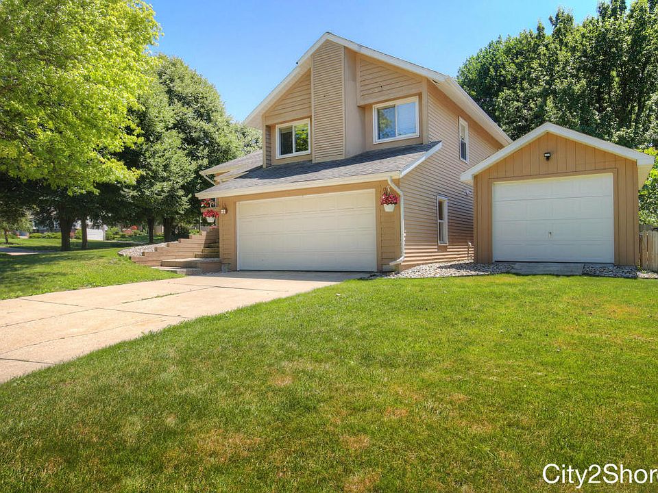1st image of 2362 Thistledowne Dr NE