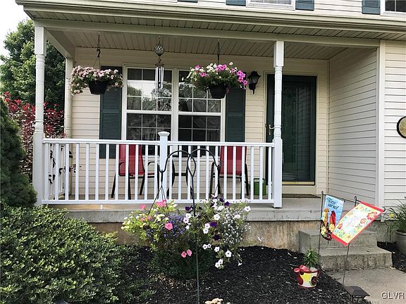 2nd image of 3120 Florian St