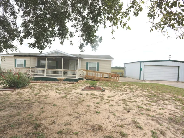 133 Oak View, La Vernia, TX 78121