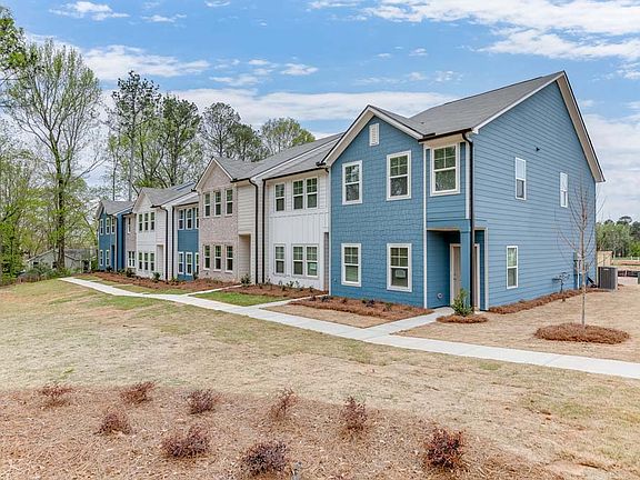 Your Streetscapes in Laurelwood by Ashton Woods