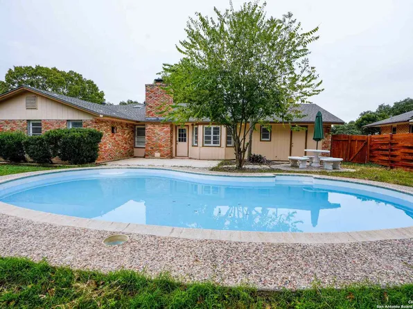 123 Granada, Universal City, TX 78148