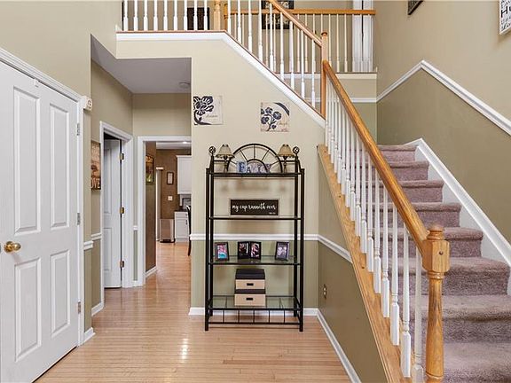 3rd image of 1577 Claireridge Ct