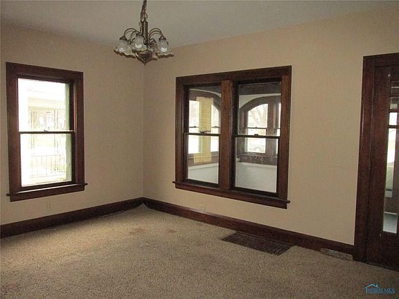 3rd image of 409 W Main St