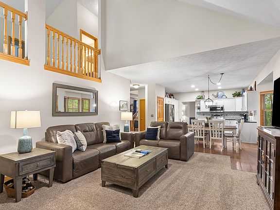 4th image of 1071 Hurley Ct