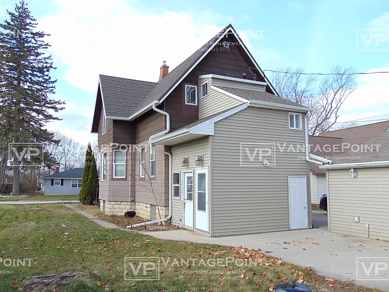 114 N Ontario St — Photo 1