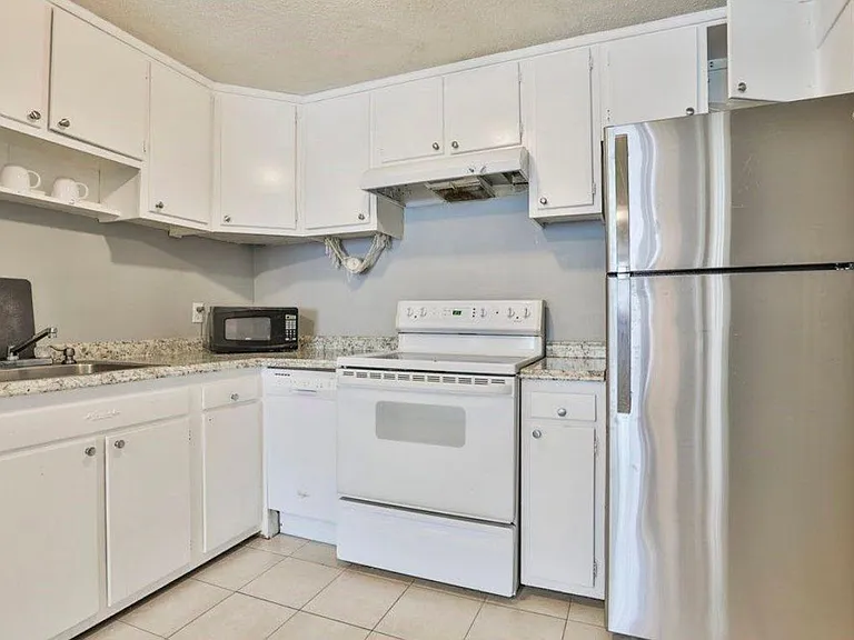 99 Cluff Crossing Rd #5C — Photo 5
