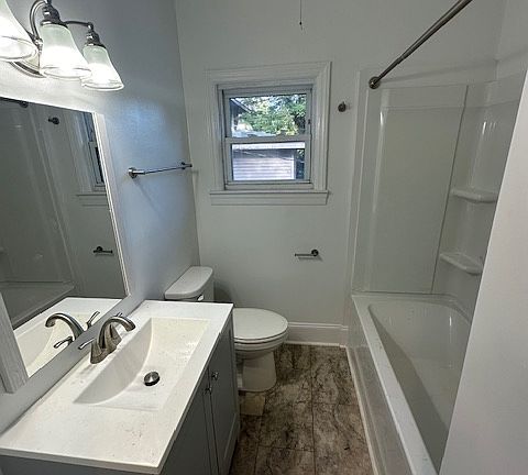 3rd image of 1220 W Market St