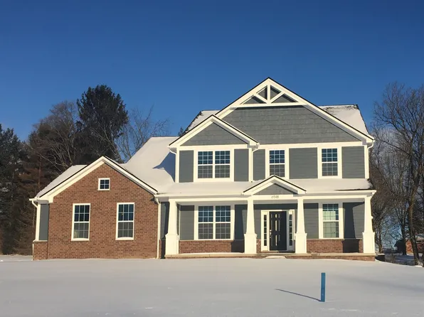 206 W Auburn Trl, Brighton, MI 48114