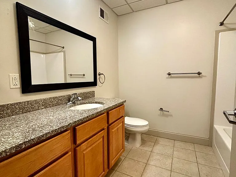 130 E State St #402 — Photo 15