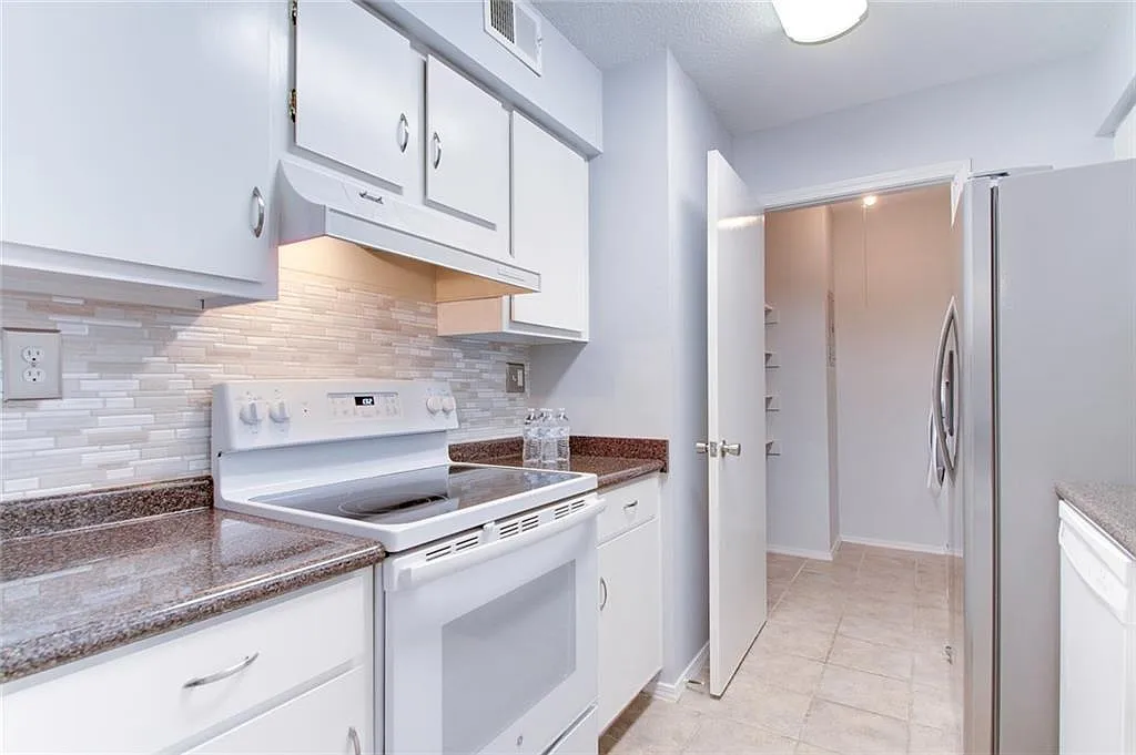 2 bed, 1080 sqft, $1,000 — Photo 2