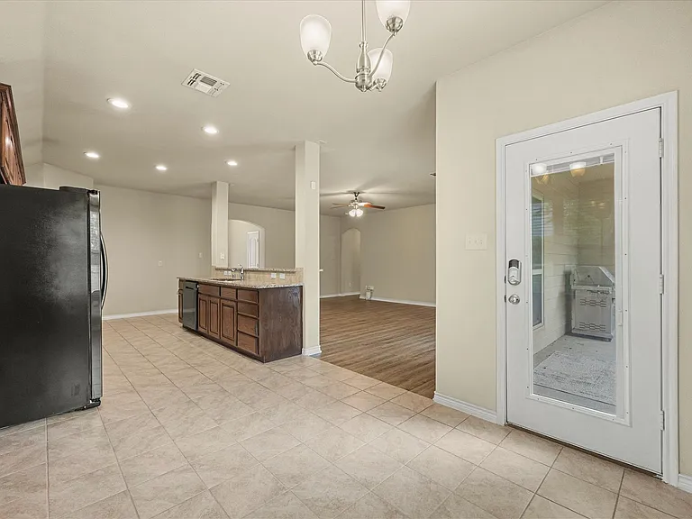 1409 Hidden Creek Dr — Photo 22