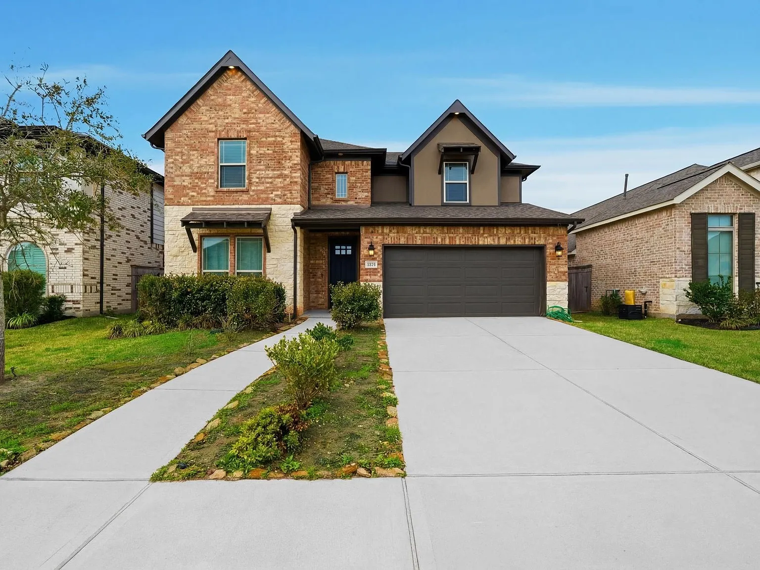 4 bed, 3.5 bath, 3000 sqft, $3,250 — Photo 1