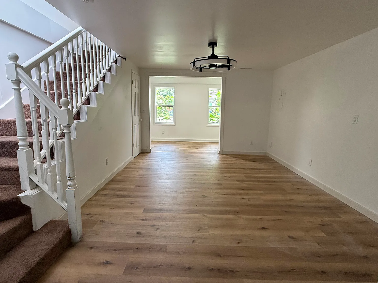 2 bed, 1045 sqft, $1,685 — Photo 3