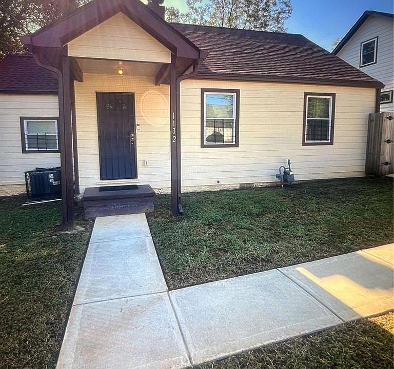 1st image of 1132 Oak Knoll Ter SE