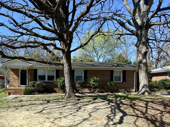 3808 Hartwell Rd, Fayetteville, NC 28304