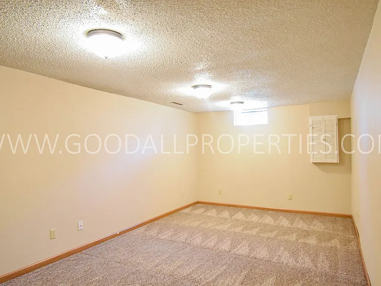 1104 Prairie View Dr — Photo 14