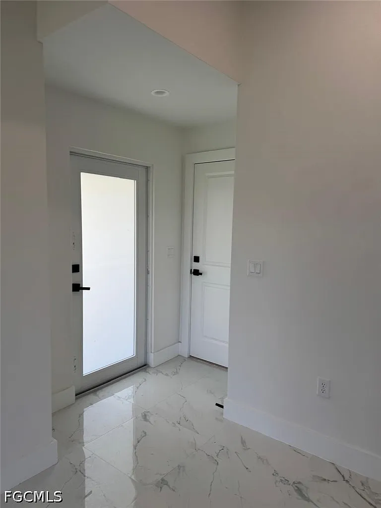 3 bed, 2.0 bath, 1200 sqft, $1,850 — Photo 3