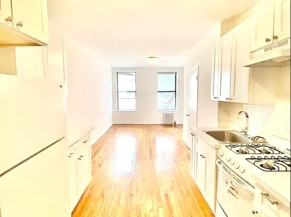 334 E 73rd St APT 3C, New York, NY 10021