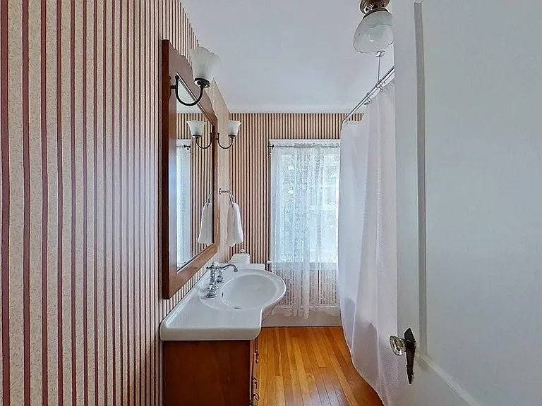 27 Cranston Ave — Photo 38