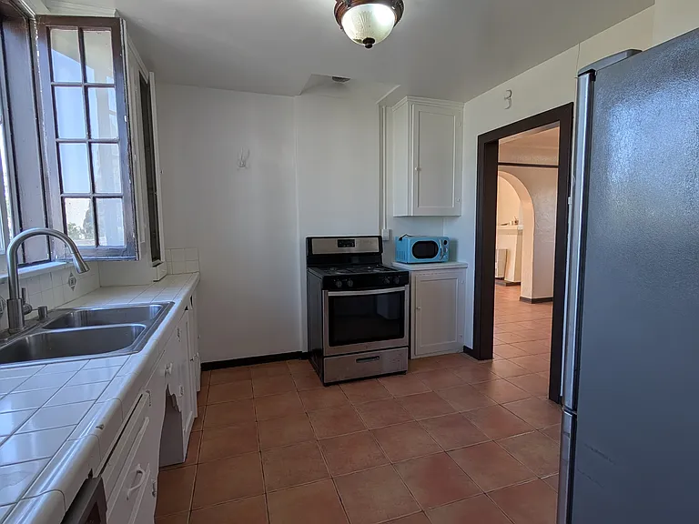 329 Cerritos Ave — Photo 10